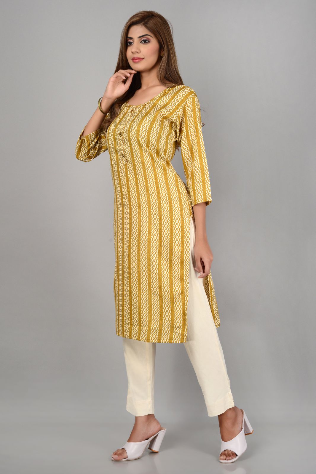 Ethenic Wear Round Neck Casual Straight Kurta (Yellow,XL)