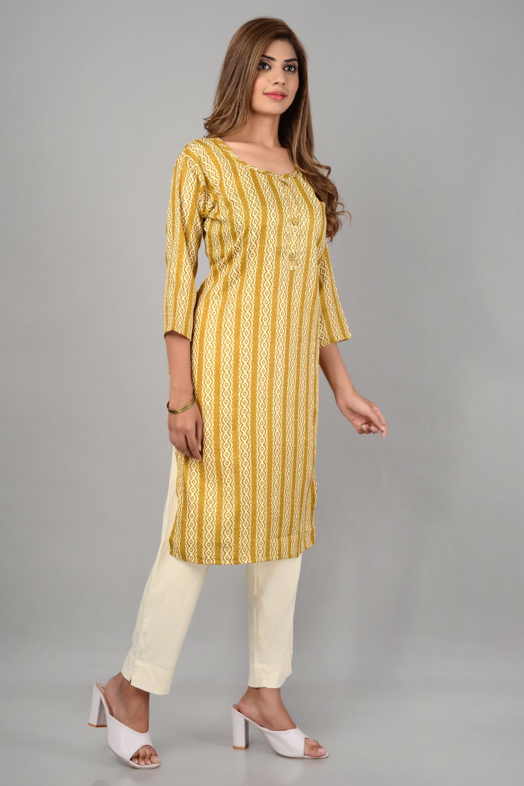 Ethenic Wear Round Neck Casual Straight Kurta (Yellow,XL)