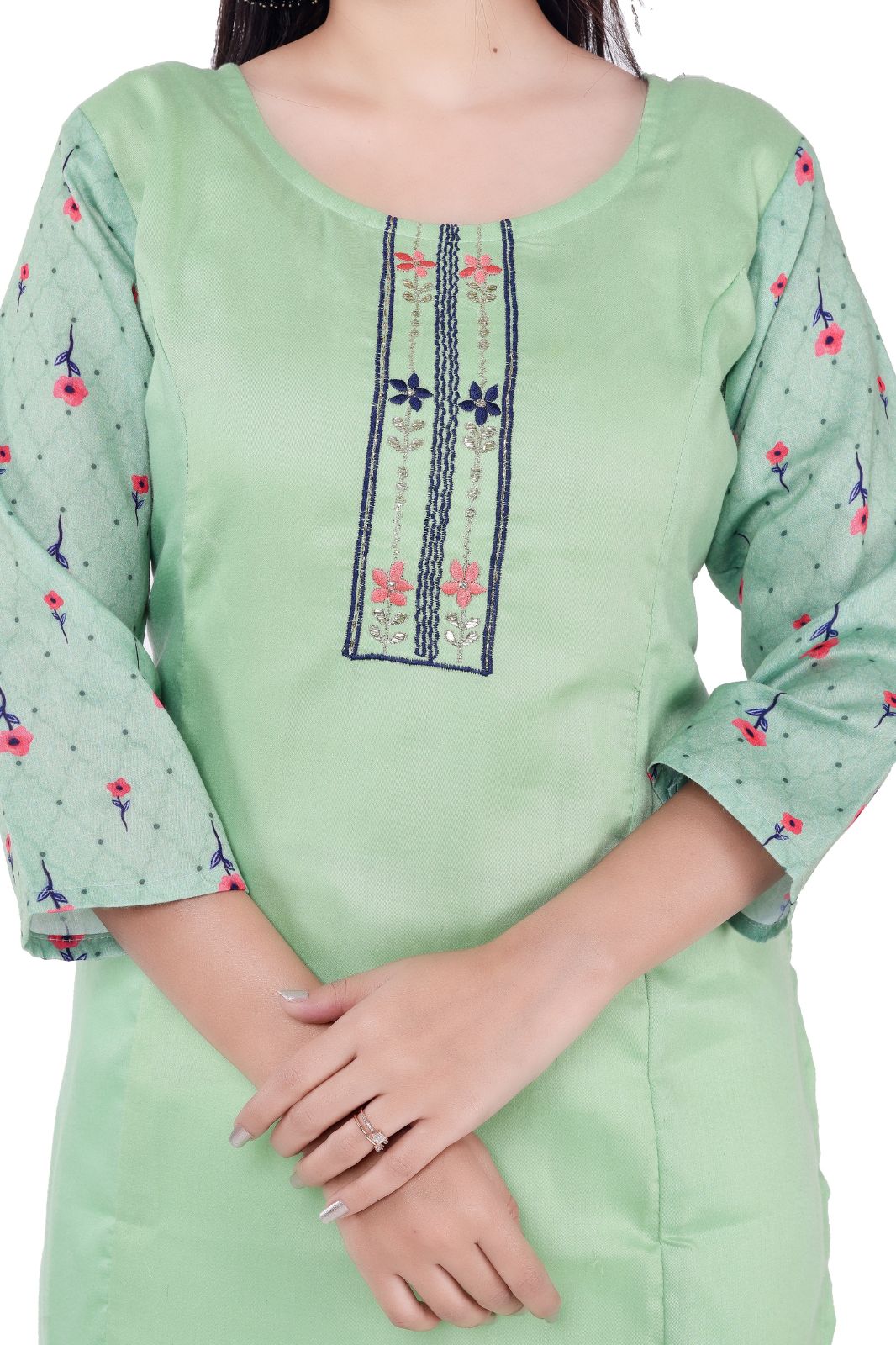 Women & Girls  Embroidered Cotton Silk Straight Kurta (green,m)