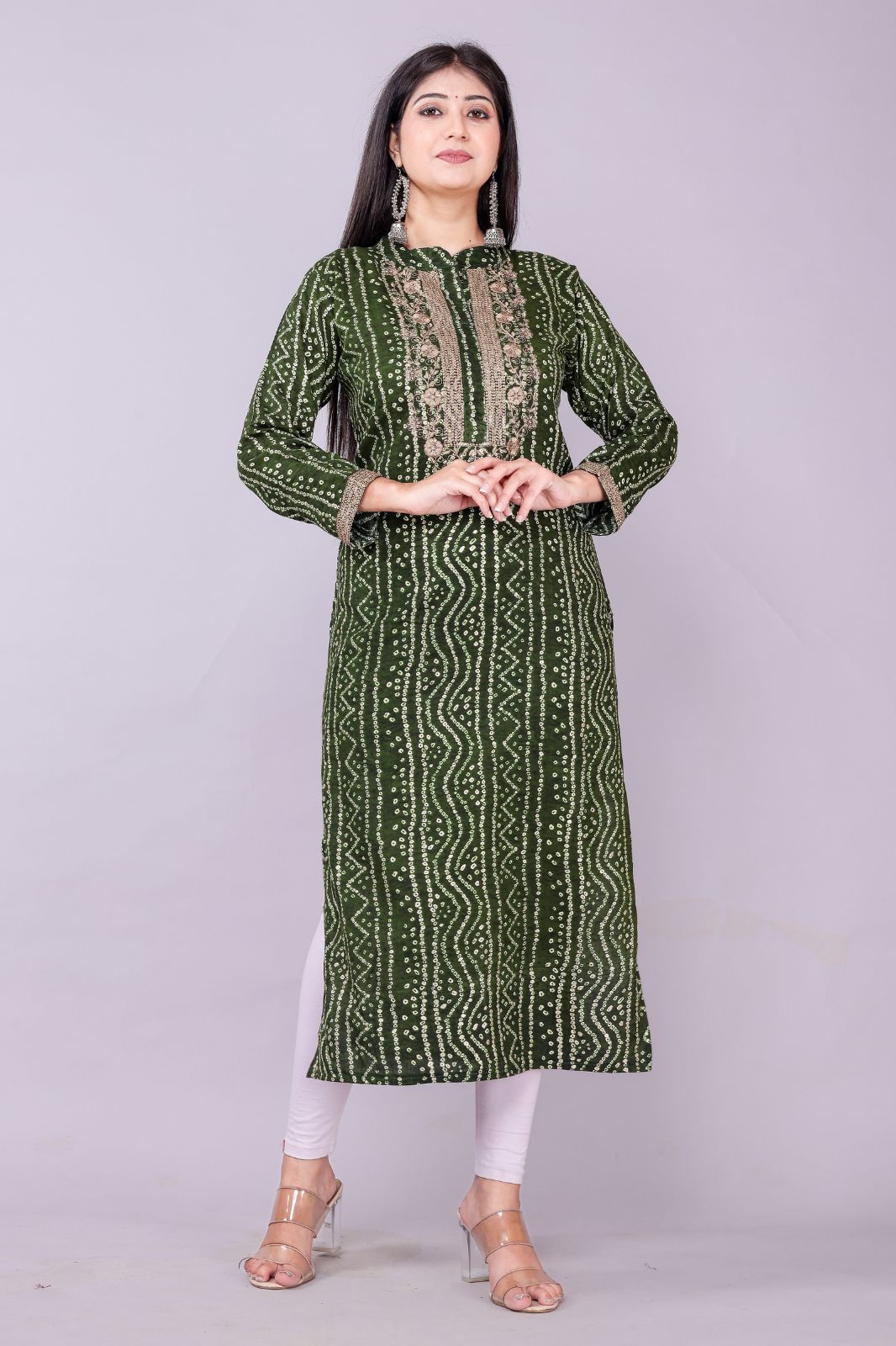 women embellished viscose rayon straight kurta (green,m)